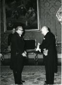 Fotografia de Américo Tomás no Palácio Nacional de Belém, presidindo à cerimónia de entrega de credenciais pelo embaixador da Finlândia