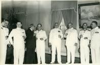 Fotografia de Américo Tomás por ocasião da sua visita oficial ao Centro de Instrução Almirante Wandenkolk (C.I.A.W.) da Marinha Brasileira, no Rio de Janeiro