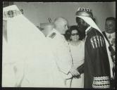 Fotografia de Américo Tomás, em Bissau, por ocasião da visita de Estado que efetuou à Guiné-Bissau