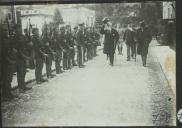 Fotografia de Bernardino Machado durante uma visita à Manutenção Militar