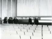 Fotografia de Américo Tomás, acompanhado por Quintanilha e Mendonça Dias, por ocasião de um passeio efetuado a bordo paquete francês "France"