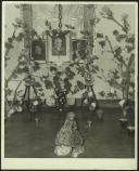 Fotografia dum altar feito em homenagem a Oliveira Salazar e a Américo Tomás