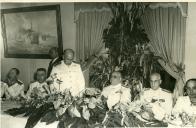 Fotografia de Américo Tomás discursando durante um almoço oferecido em sua honra por ocasião da sua visita oficial ao Centro de Instrução Almirante Wandenkolk (C.I.A.W.) da Marinha Brasileira, no Rio de Janeiro