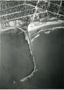 Fotografia aérea do Porto de Leixões com a cidade de Matosinhos ao fundo