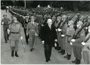 Fotografia de Américo Tomás, por ocasião da abertura solene do ano lectivo do Instituto de Altos Estudos Militares, em Lisboa.