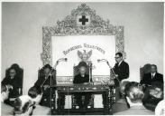 Fotografia de Américo Tomás, acompanhado por Alfredo Rodrigues dos Santos Júnior, presidindo às comemorações 54.º aniversário da Associação Humanitária dos Bombeiros Voluntários Lisbonenses
