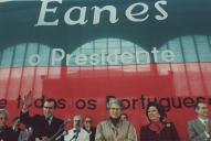 Fotografia de Ramalho Eanes com Manuela Ramalho Eanes, Maria Irene Zenha e Francisco Salgado Zenha