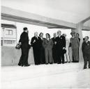 Fotografia de Américo Tomás, acompanhado por José João Gonçalves de Proença, por ocasião de uma visita oficial