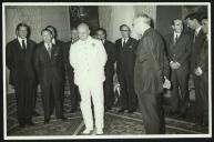 Fotografia de Américo Tomás, no Palácio de Belém, por ocasião da apresentação de boas festas pelo Presidente do Conselho e vários membros do Governo