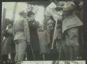 Fotografia de Bernardino Machado, em Roquetoire (França), durante a visita às tropas do Corpo Expedicionário Português (CEP) 