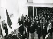 Fotografia de Américo Tomás, acompanhado por José João Gonçalves de Proença, no Carregado, presidindo à inauguração da Companhia Industrial Produtora de Antibióticos