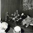 Fotografia de Américo Tomás em Matosinhos, durante a inauguração do Bairro da Sociedade Anónima de Combustíveis e Óleos Refinados

