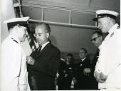 Fotografia de Américo Tomás presidindo à comemorações oficiais do Dia da Marinha