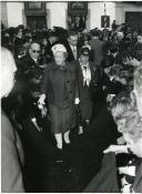 Fotografia de Gertrudes da Costa Ribeiro Tomás, por ocasião da visita à Universidade de Évora, em Évora.