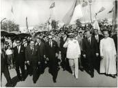 Fotografia de Américo Tomás, acompanhado por José João Gonçalves de Proença, por ocasião da visita oficial efetuada ao Algarve, de 10 a 14 de julho de 1965