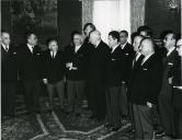 Fotografia de Américo Tomás no Palácio Nacional de Belém, recebendo em audiência a forças vivas do distrito de Beja