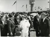 Fotografia de Américo Tomás, por ocasião da cerimónia de inauguração do Aeroporto Internacional de Faro