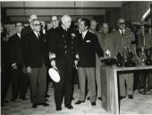 Fotografia de Américo Tomás na Universidade de Belas-Artes do Porto assistindo à abertura do novo ano letivo