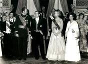 Fotografia de Ramalho Eanes e Manuela Eanes na companhia de dos reis de Espanha
