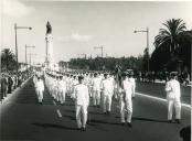 Fotografia do desfile militar na Avenida da Liberdade em Lisboa durante as comemorações do Dia da Marinha