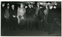 Fotografia de Dwight D. Eisenhower no aeroporto de Lisboa por ocasião duma reunião da Organização do Tratado do Atlântico Norte (OTAN-NATO)