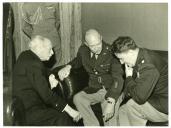Fotografia de Óscar Carmona no Palácio de Belém, em Lisboa, durante uma audiência a Dwight D. Eisenhower, por ocasião duma reunião da Organização do Tratado do Atlântico Norte (OTAN-NATO)