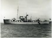 Fotografia do navio patrulha “Santa Maria” da Marinha Portuguesa, fundeado no rio Tejo