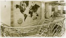 Fotografia da entrada da 1ª classe do paquete N/T Moçambique pertencente à Companhia Nacional de Navegação (CNN)