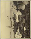 Fotografia da cerimónia de lançamento à água dum navio de guerra da Marinha Portuguesa