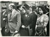 Fotografia de Américo Tomás, nos Estaleiros da C.U.F., em Lisboa, assistindo à cerimónia do lançamento de dois navios arrastões destinados à pesca do bacalhau, o “Pedro de Barcelos” e o “João Álvaro Fagundes” 