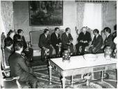 Fotografia de Américo Tomás no Palácio Nacional de Belém, recebendo em audiência com os corpos dirigentes do Futebol Clube do Porto