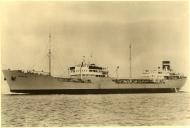 Fotografia do navio-tanque “Alvelos”, construído nos estaleiros da Bélgica para a Sociedade Portuguesa de Navios Tanques (SOPONATA)