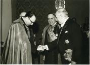 Fotografia de Américo Tomás e Giovanni Panico, por ocasião da entrega de credenciais pelo Núncio Apostólico em Lisboa, no Palácio Nacional da Ajuda, em Lisboa.