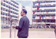 Fotografia da inauguração da Praça do Brasil em Setúbal, por ocasião da participação de Américo Tomás nas comemorações do II Centenário do nascimento do poeta Bocage