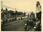 Anexo ao álbum da Viagem Presidencial à África em 1939 - cortejo alegórico - festival nocturno - iluminações em Lourenço Marques