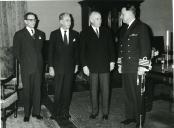 Fotografia de Américo Tomás no Palácio de Belém, recebendo em audiência o comandante do navio-escola brasileiro Custódio de Melo