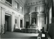 Fotografia do interior da capela do Palácio Nacional da Ajuda durante uma campanha de restauro