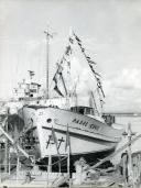 Fotografia do lançamento à água do navio-motor “Padre Cruz"