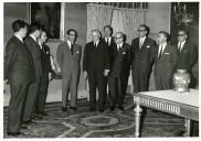 Fotografia de Américo Tomás no Palácio de Belém, recebendo em audiência o ministro do comércio de Espanha