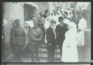 Fotografia de Bernardino Machado, em Lisboa, durante uma visita ao Hospital da Cruz Vermelha na Junqueira 