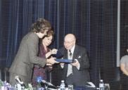 Fotografia de Manuela Ramalho Eanes com Maria José Rita e Ferrer Correia