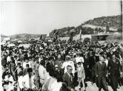 Fotografia de Américo Tomás, acompanhado por Alfredo Rodrigues dos Santos Júnior, por ocasião da visita oficial efetuada ao Algarve, de 10 a 14 de julho de 1965