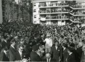 Fotografia de Américo Tomás no Porto, por ocasião da inauguração do Bairro do Regado