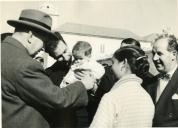 Fotografia de Américo Tomás na Casa do Gaiato de Santo Antão do Tojal