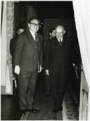 Fotografia de Américo Tomás, no Palácio de Belém, durante uma audiência com Henry Kissinger