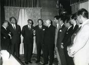 Fotografia de Américo Tomás no Palácio Nacional de Belém, recebendo em audiência os corpos gerentes do clube de futebol Os Belenenses