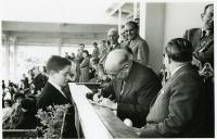 Fotografia de Américo Tomás no Concurso Hípico Internacional de Lisboa.