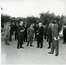 Fotografia de Américo Tomás em Matosinhos, durante a inauguração do Bairro da Sociedade Anónima de Combustíveis e Óleos Refinados