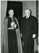 Fotografia de Américo Tomás no Palácio de Belém, recebendo em audiência Manuel Gonçalves Cerejeira