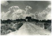 Fotografia de uma ponte na estrada de Angoche